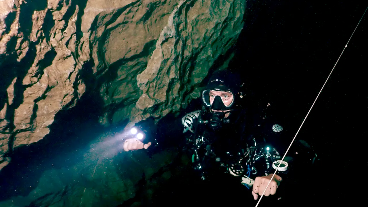 Phuket cave diving experience trip at Song Hong
