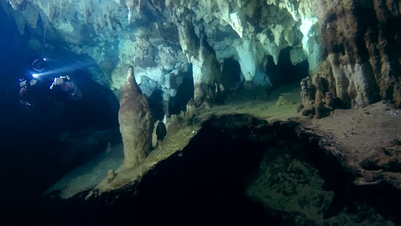 Phuket cave diving experience trip at Phi Phi Islands