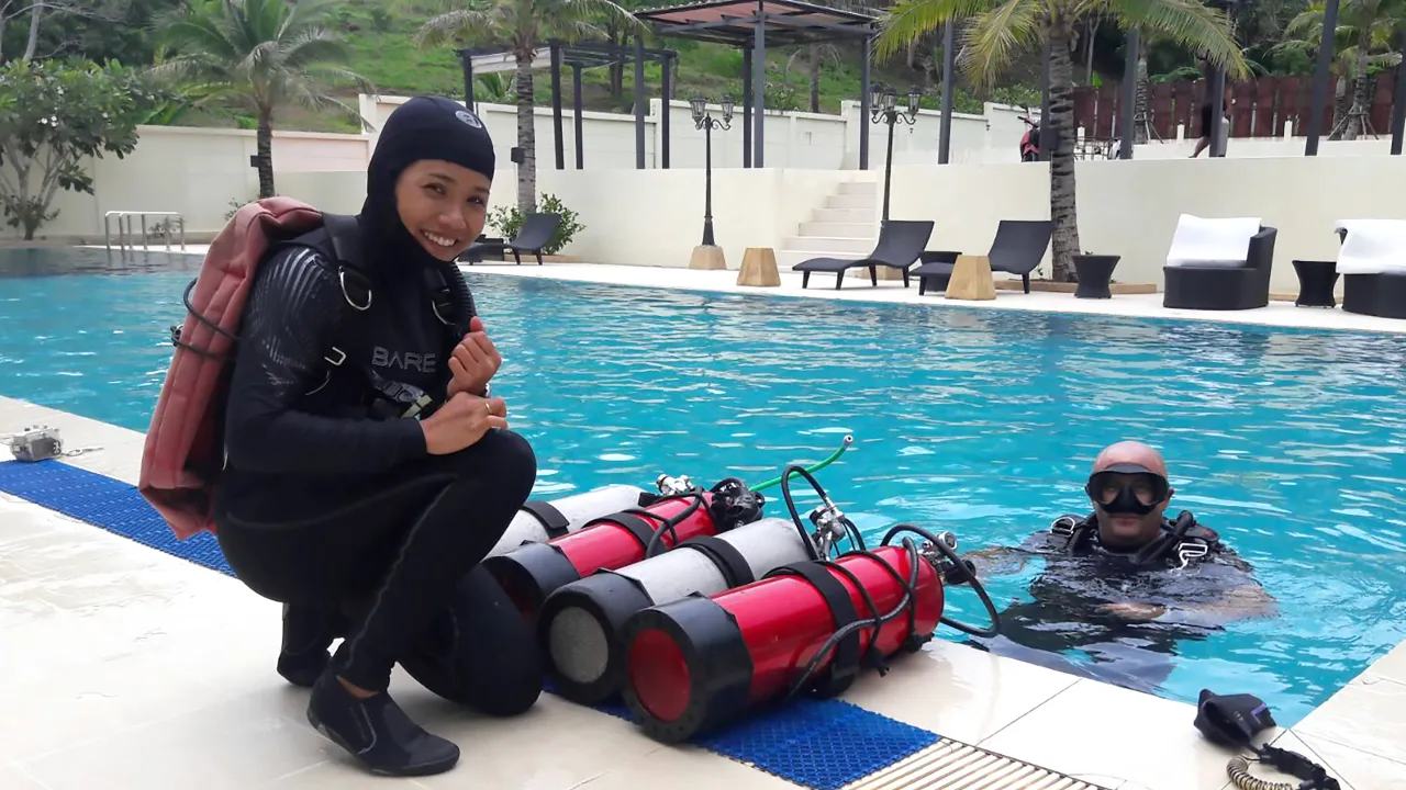 Student with Toddy Sidemount Diving BCD System