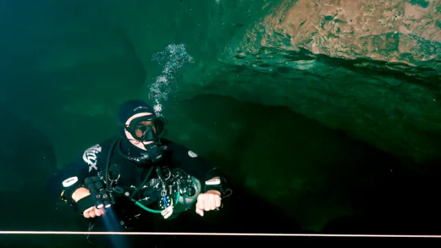 Phuket cave diving experience trip at Song Hong